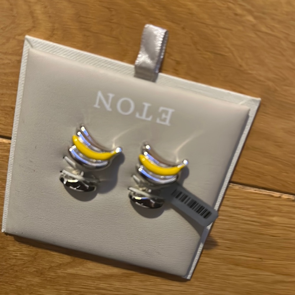 Eton banana cuff link